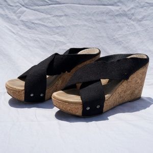 White Mountain Banner Wedges in Black